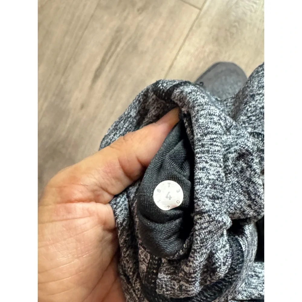 lululemon womens size 4 grey leggings - Picture 7 of 7